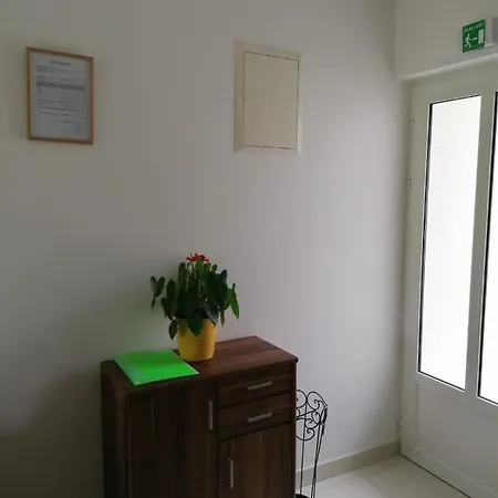 Apartment Apartment And Room Guscic *