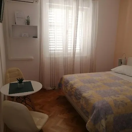 Apartment Apartment And Room Guscic