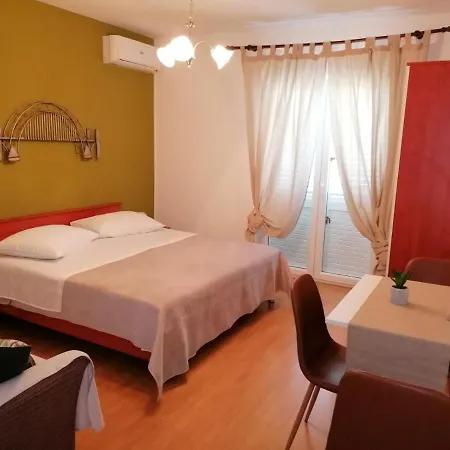 Apartman Apartment And Room Guscic Rab Town