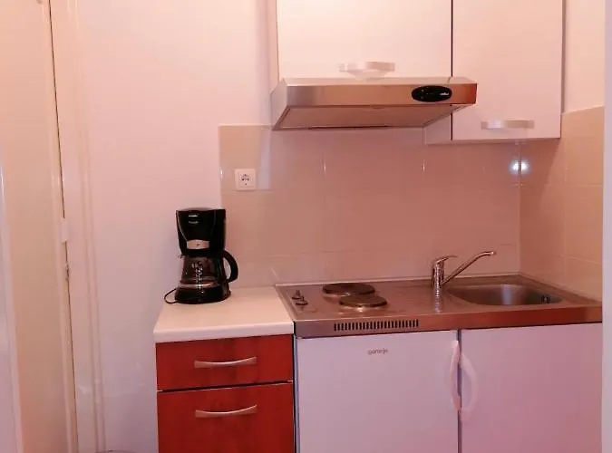 Apartment And Room Guscic *