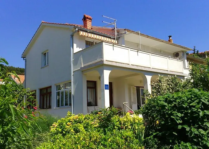 Apartment And Room Guscic
